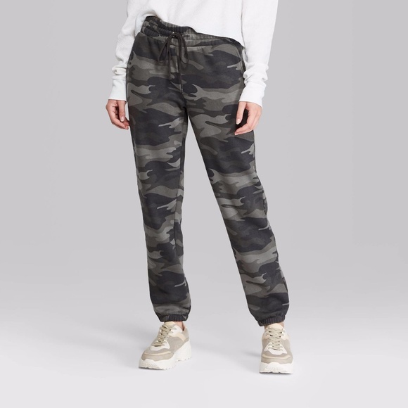 WILD FABLE HIGH RISE JOGGER CAMO SWEATPANTS M - Picture 1 of 2